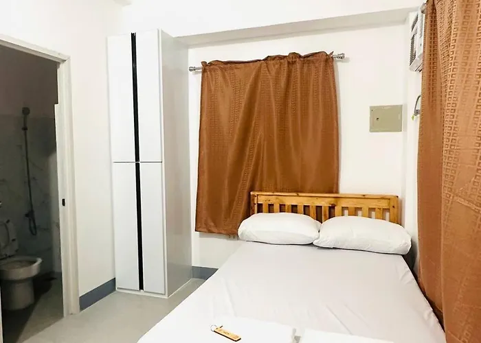 Frank Lloyd Apartelle