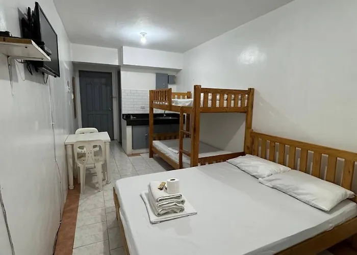 Frank Lloyd Apartelle