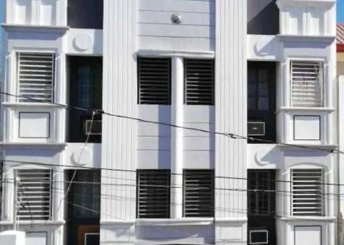 Frank Lloyd Apartelle Appartement Manille