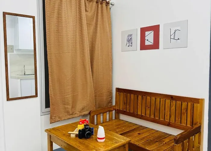 Frank Lloyd Apartelle Manille